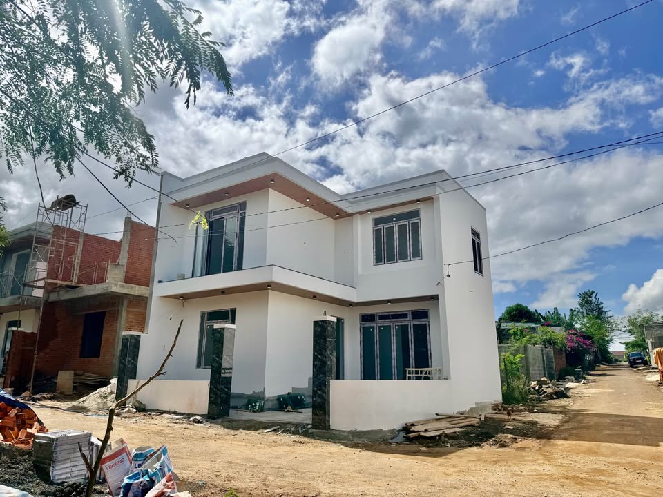 Nhà góc 2 mặt tiền, 9m x 12m, full nội thất, giá hời 2,98 tỷ, xách vali về ở