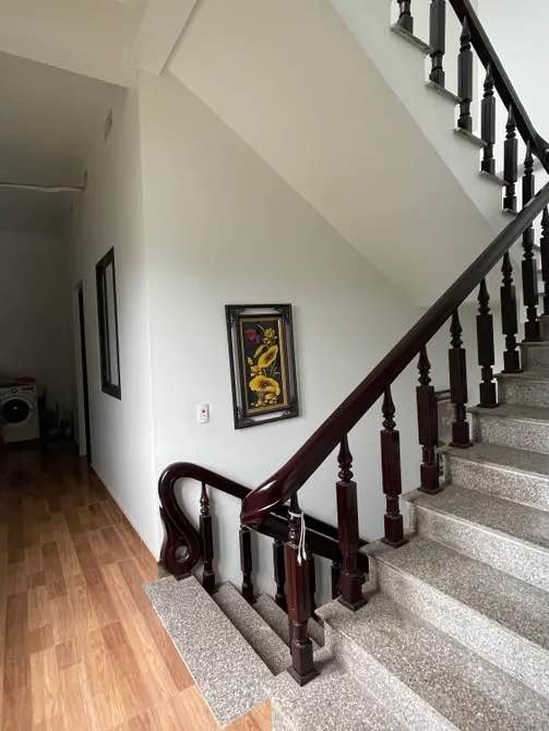 Chào bạn, mình có căn nhà tâm huyết tại khu dân cư hiện hữu đường Hoàng Ngân