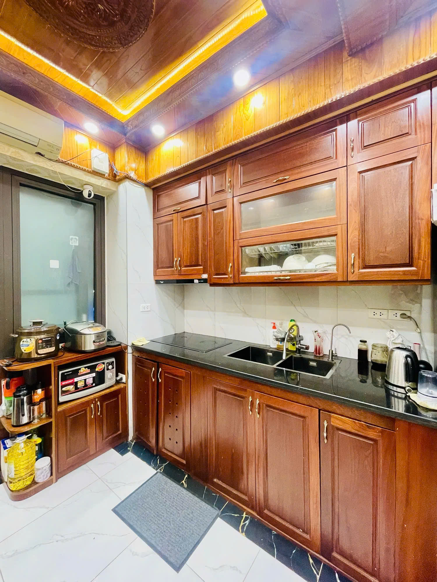 Bán gấp căn hộ 3 ngủ, 93m2, tầng trung, lô góc thoáng tại Tôn Quang Phiệt, Bắc Từ Liêm