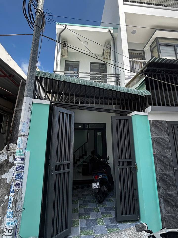 Siêu phẩm căn góc 2 mặt tiền "hot hit" tại trung tâm Nha Trang, nhà mới xây 2 tầng