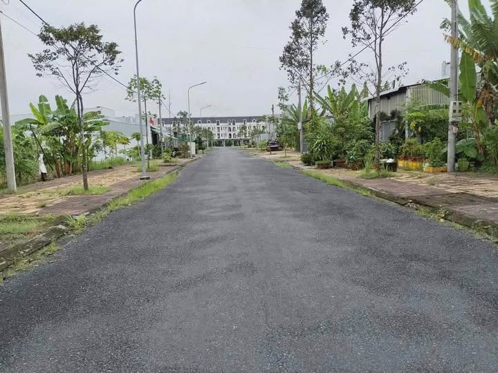 Siêu phẩm nền thổ cư 100% vừa cập bến, tọa lạc ngay mặt tiền đường số 7, khu dân cư Vị Tân