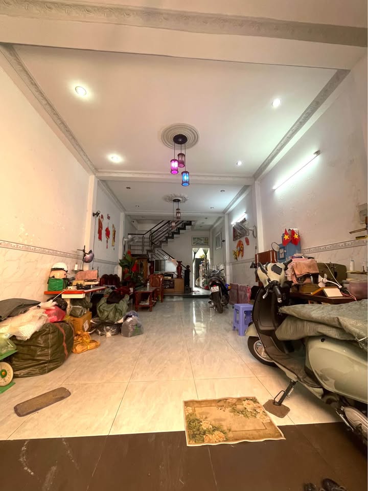 Bán nhà hẻm ô tô đường Tân Sơn Nhì, Tân Phú, 60m2, 4 phòng ngủ, giá 5.9 tỷ