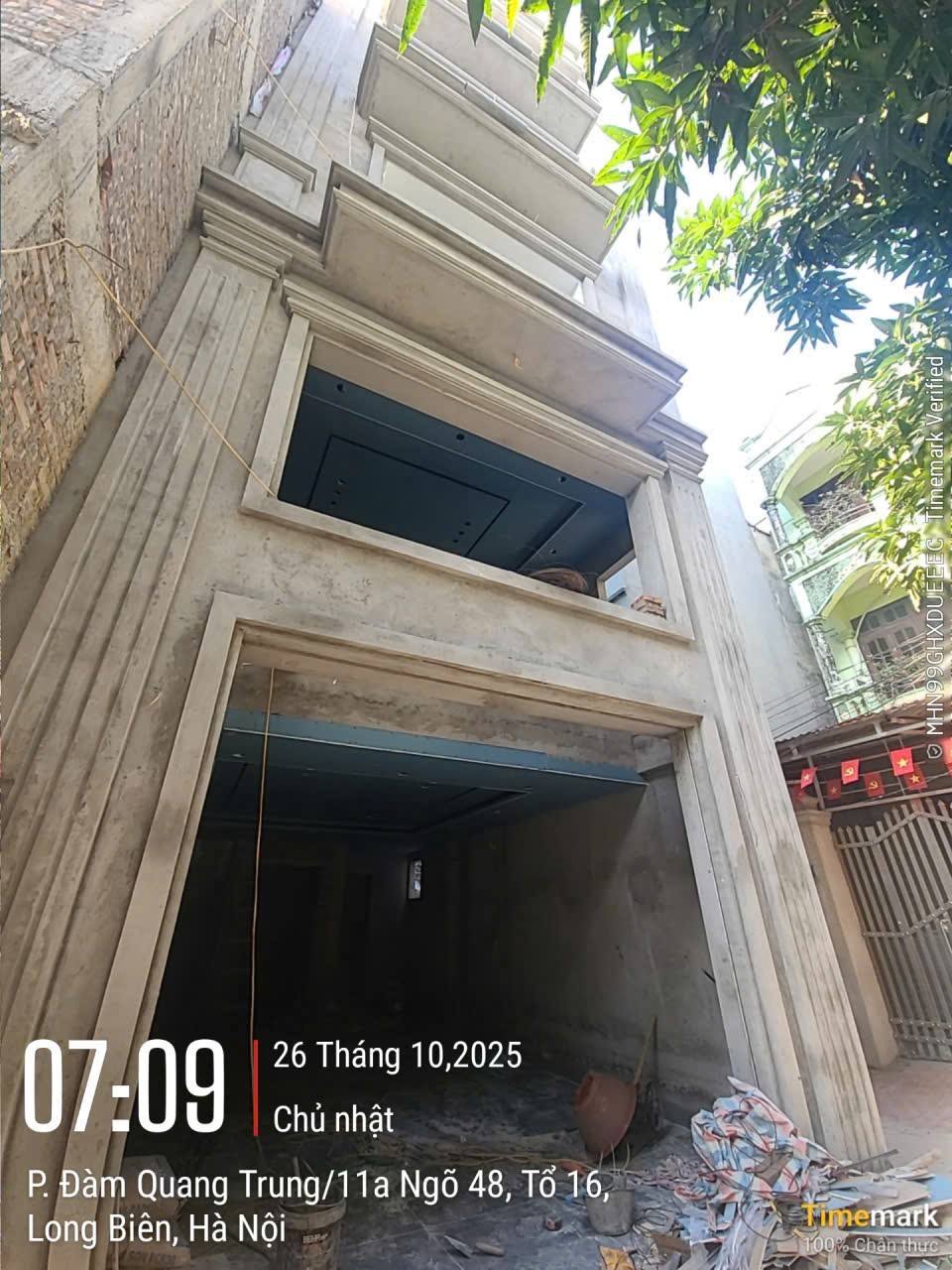 Nhà lô góc 5 tầng đối diện Aeon Mall Long Biên - Sẵn nội thất, gần ngập tiện ích