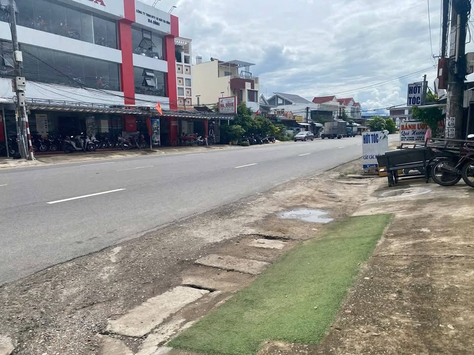 Chính chủ cần bán lô đất vuông vắn, nằm ở vị trí trung tâm xã Diên Thạnh, Diên Khánh, Khánh Hòa