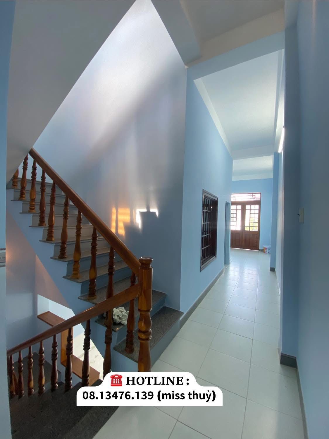 Nhà 1 trệt 1 lầu 1 tum mặt tiền Nguyễn Chí Thanh, Phú Yên, 6 phòng ngủ, 162,5m2, hướng Tây Nam