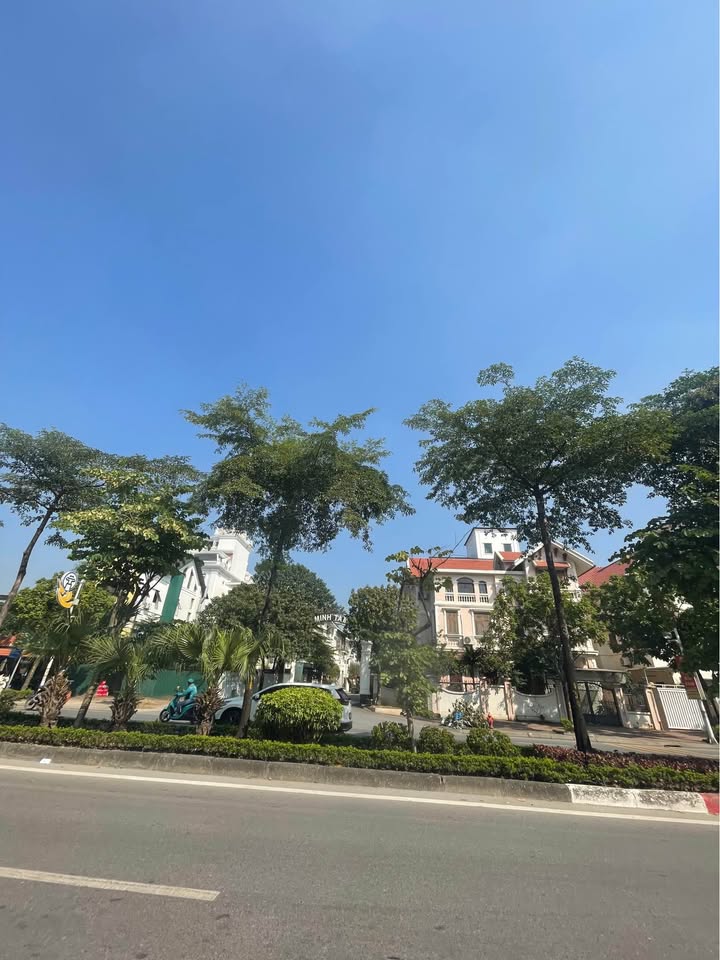 Lô đất Tư Đình, gần sân Golf Long Biên, sổ đỏ trao tay