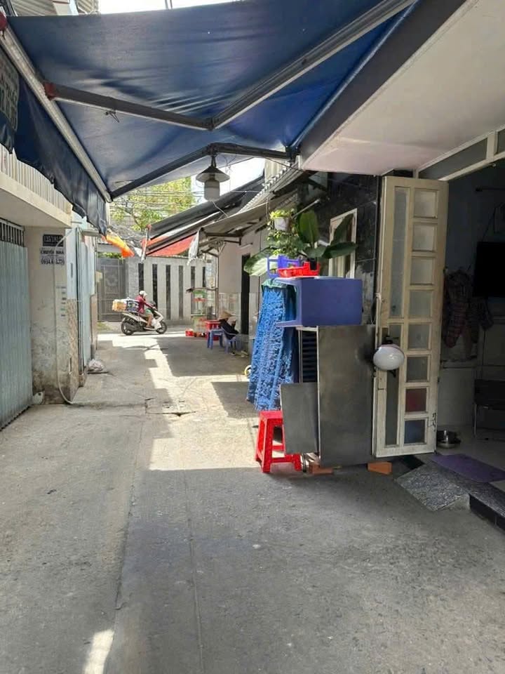 Ngôi nhà xưa trên phố Nguyễn Thị Tần, Quận 8