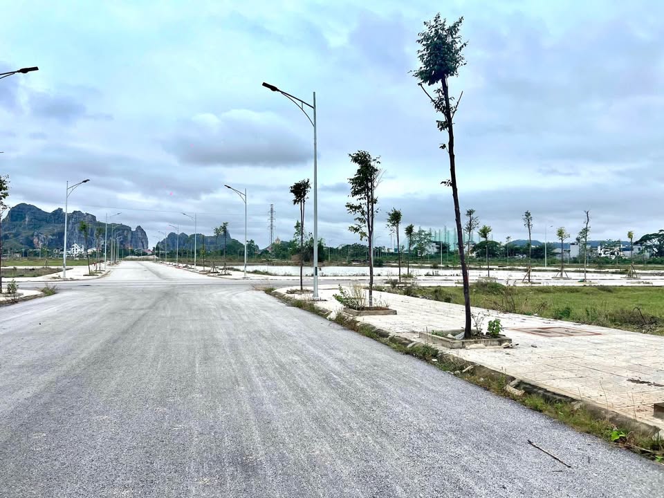 Siêu phẩm LK08-03 100m2 hướng Tây Nam, mặt tiền 20,5m, giá 4,7 tỷ tại Quảng Thắng, thành phố Thanh Hóa