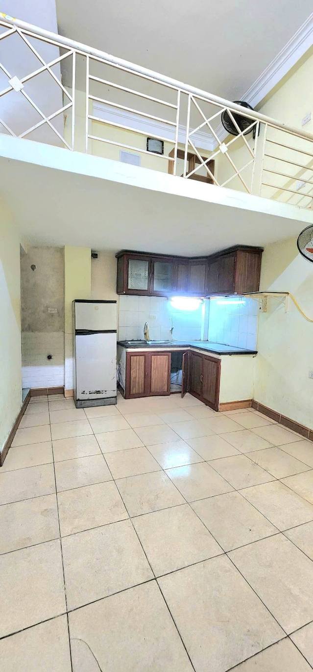 Cho thuê nhà riêng 5 tầng đủ đồ, 2 phòng ngủ tại Lê Trọng Tấn, Hà Nội