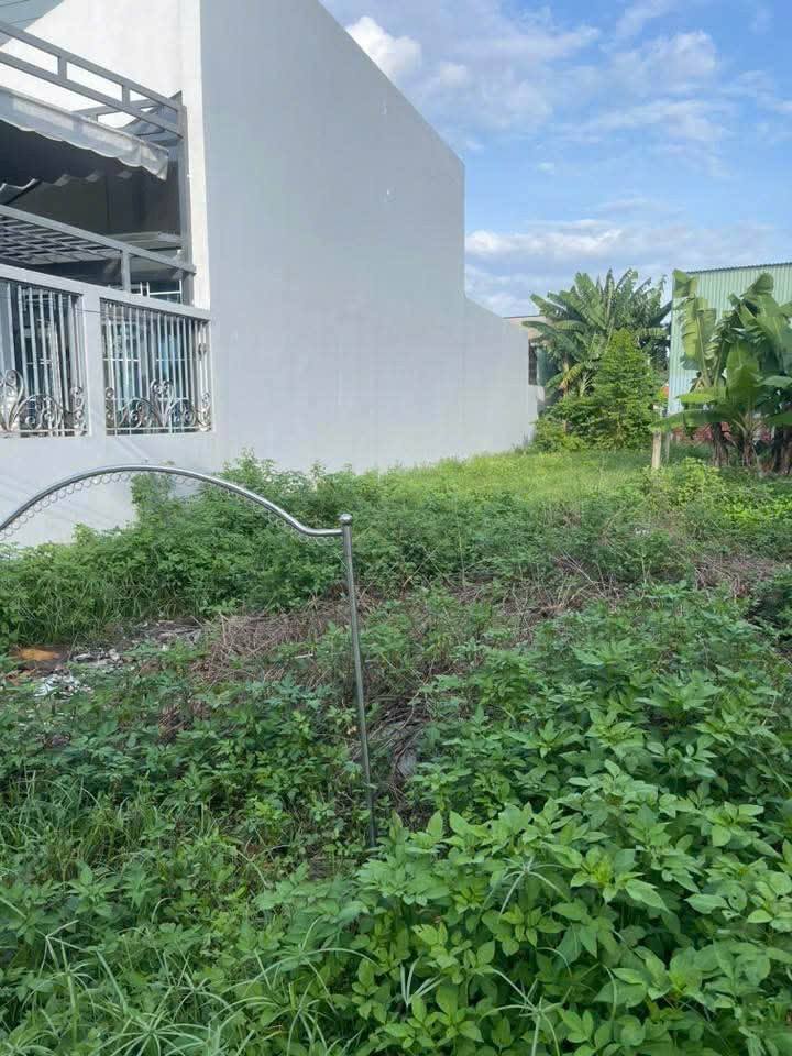 Đất Hóc Môn 5m x 28m, 2 tỷ, xe hơi vi vu, thổ cư đầy đủ, chủ nhà bớt lộc