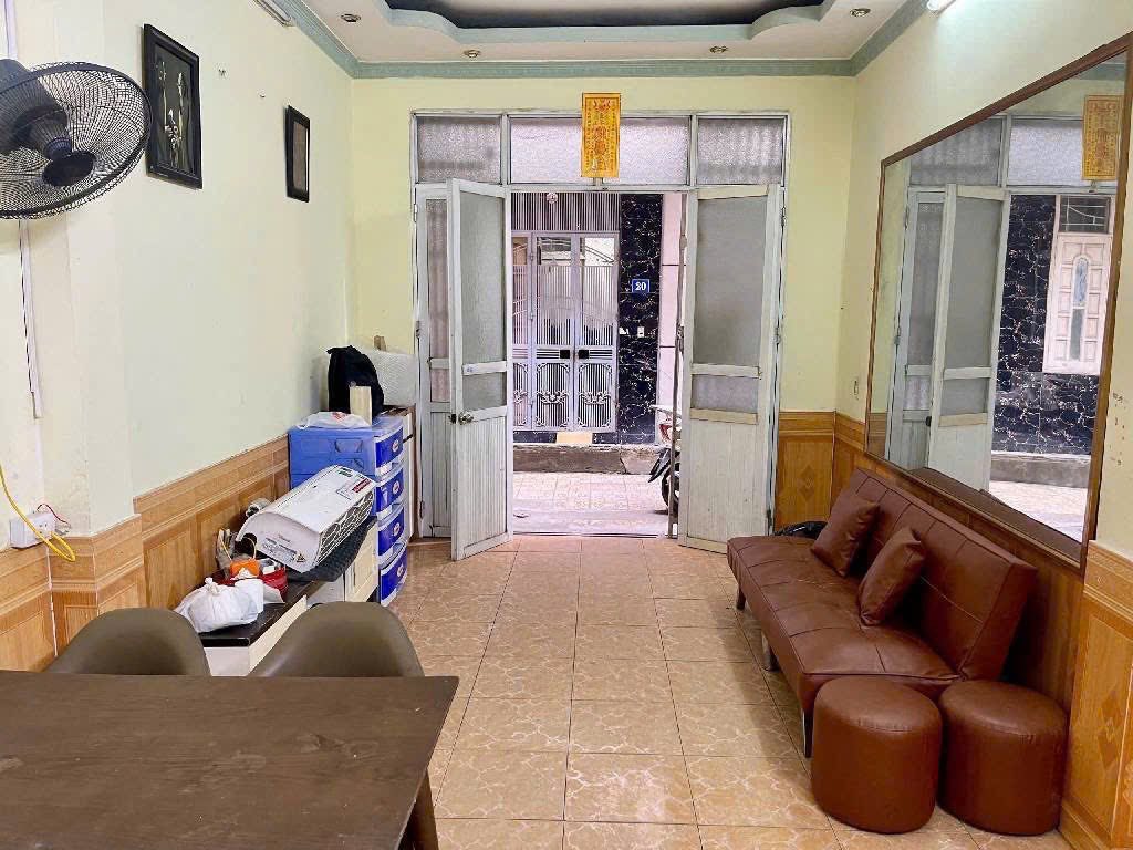 Lô góc 2 tầng phố Bằng Liệt, Linh Đàm, ở ngay, full nội thất, giá chỉ 4.8 tỷ