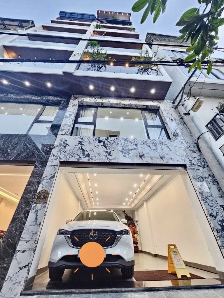 Nhà mới 7 tầng view Aeon Mall, Long Biên, gara 2 ô tô, thang máy, full nội thất