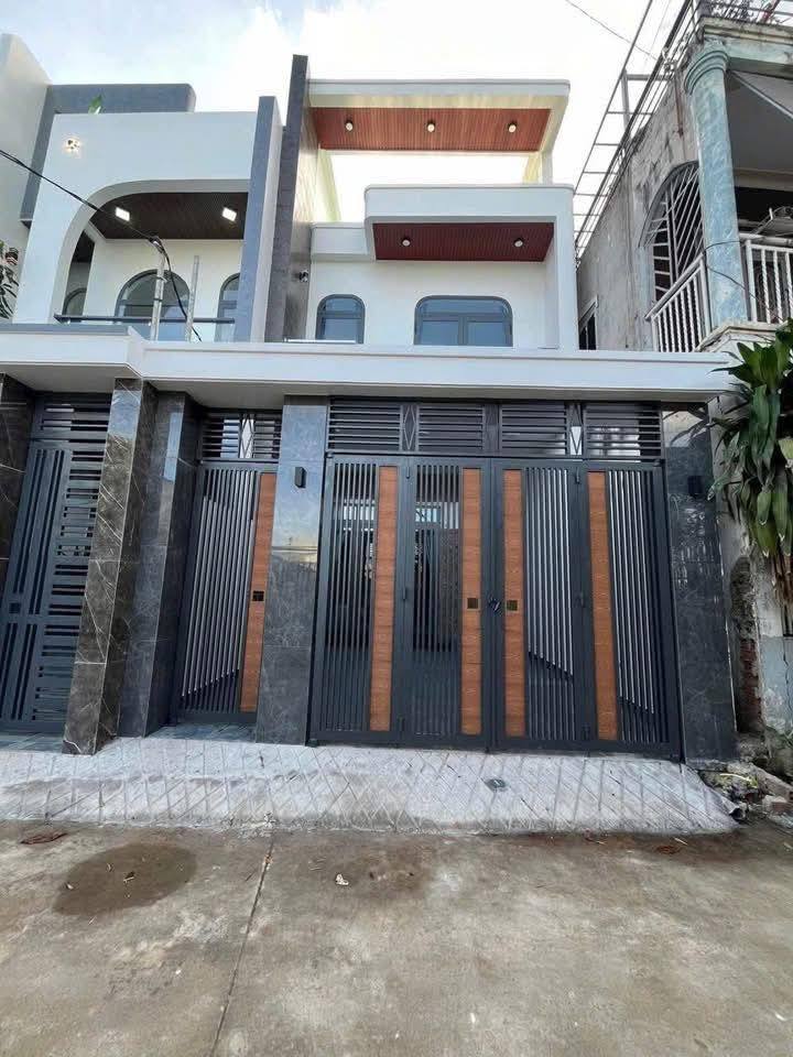 Nhà phố tại phường Phú Hòa, thành phố Thủ Dầu Một, tỉnh Bình Dương, cách chợ Hẻm 93 khoảng 50m