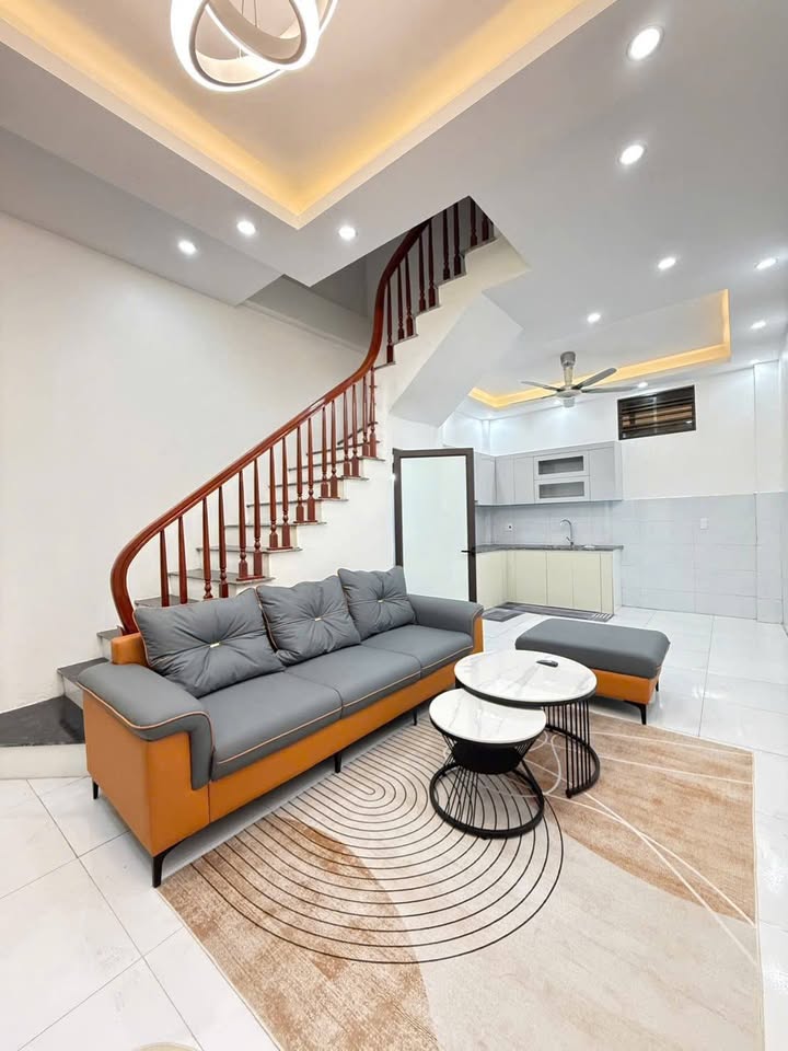 Sở hữu ngay căn nhà 3 tầng xây mới với thiết kế hiện đại, chắc chắn, sẵn sàng để ở tại phường Bồ Xuyên