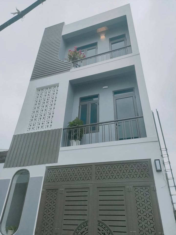 Nhà 3 tầng trung tâm phường Đông Hương, vẻ đẹp không tỳ vết