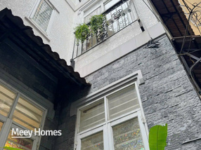 Chính chủ bán nhà 5m x 6m, 1 trệt 2 lầu, sân thượng, 2 phòng ngủ, giá chốt 12 triệu/tháng