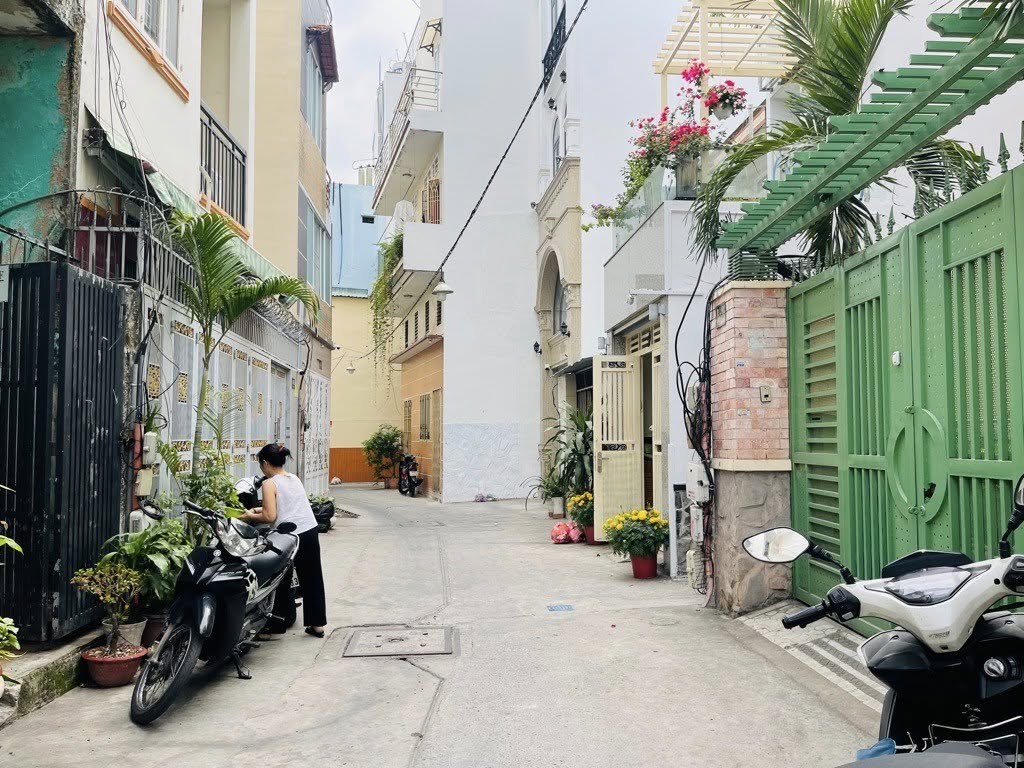 Nhà 4 tầng 40m² Lê Văn Sỹ - Dòng tiền 20 triệu/ tháng