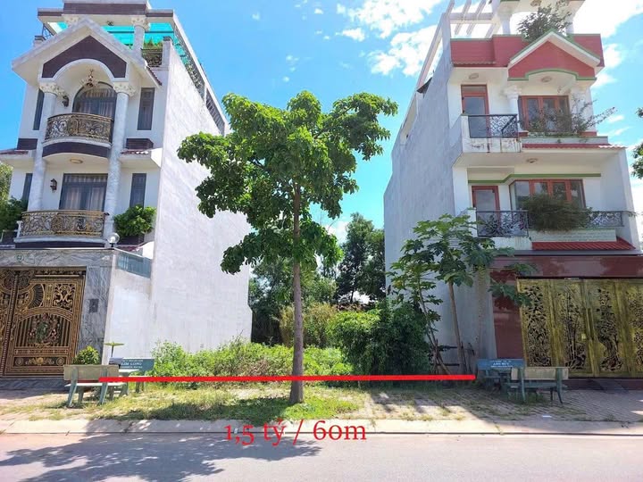 Cần bán gấp nhà mặt tiền 6m, diện tích 60m2 tại Văn Lâm, Hưng Yên, giá chỉ 1.8 tỷ