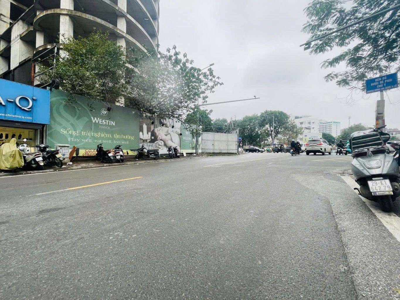 Nhà 5 tầng mới, nội thất gỗ thịt đẹp lung linh tại Kim Mã, Ba Đình