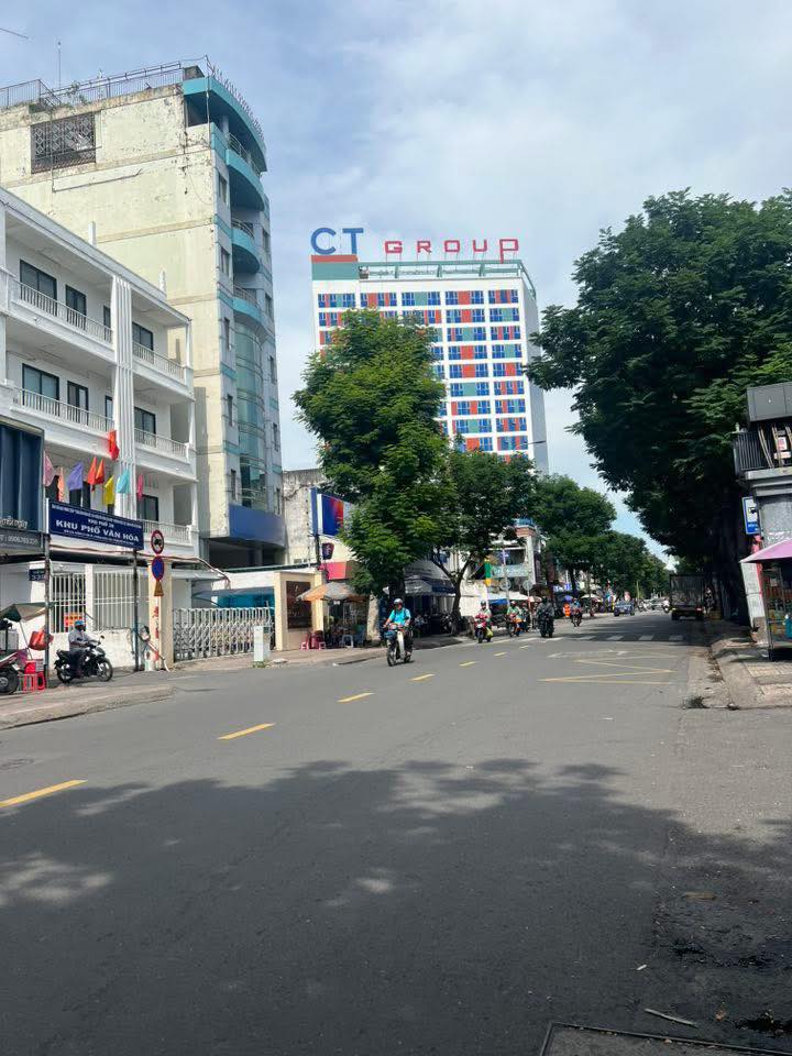 Siêu phẩm đất tặng nhà hẻm xe hơi Lê Văn Sỹ, Trần Quang Diệu, quận 3 đây ạ