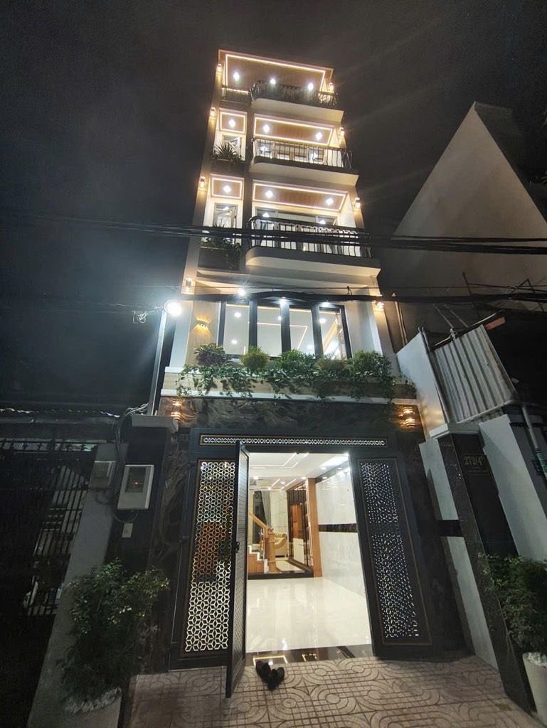 Nhà Gò Xoài sát mặt tiền kinh doanh đỉnh, hẻm xe tải 6m, thang máy xịn xò, giá 9 tỷ