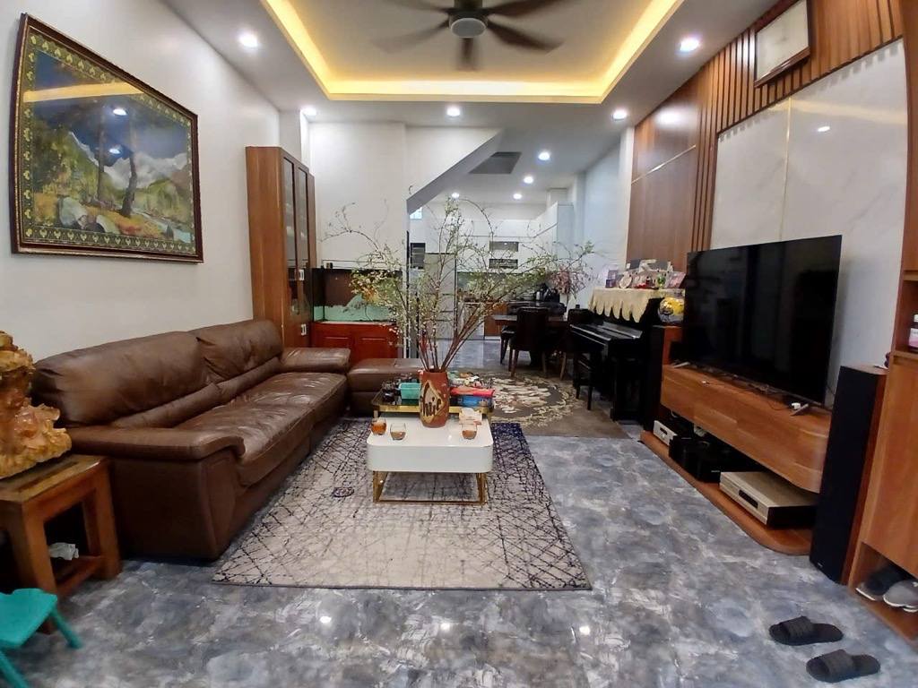 Nhà đẹp tại khu phân lô ô tô đỗ cửa, ngõ thông các ngả, thuộc phường Phú Thượng, quận Tây Hồ