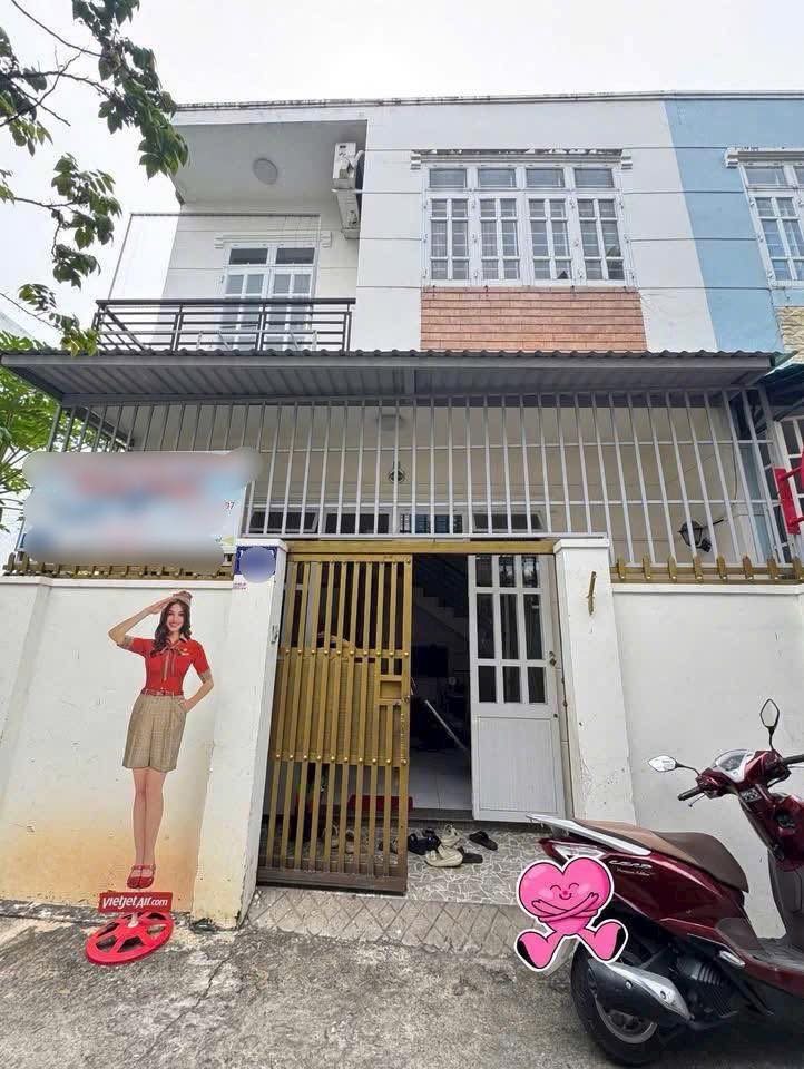 Nhà 1 trệt 1 lầu, ngang 5,7m nở hậu, gần biển công viên bãi trước Vũng Tàu