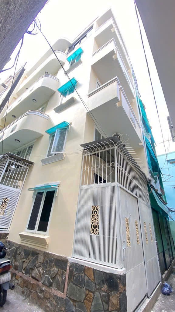 Bán nhà góc 2 mặt tiền Lý Chính Thắng, Quận 3 - 5 tầng, 3.5m x 12m