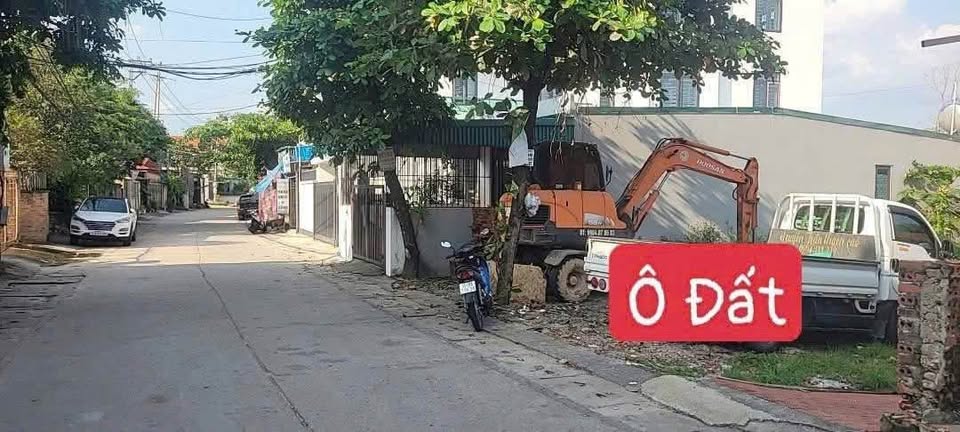 Mảnh đất vuông vắn, nở hậu, tọa lạc tại vị trí đắc địa trên trục chính ngõ Đội Cấn, Giếng Đáy