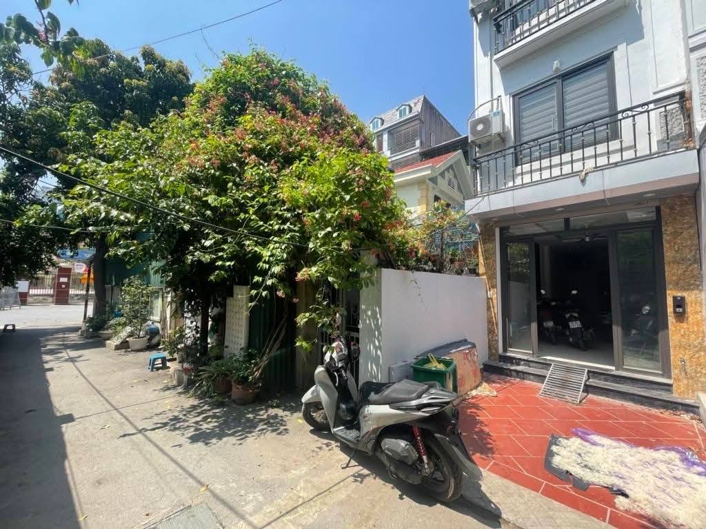 Nhà Vạn Phúc, Hà Đông 50m², 5 tầng, ô tô tránh, sát chợ hoa