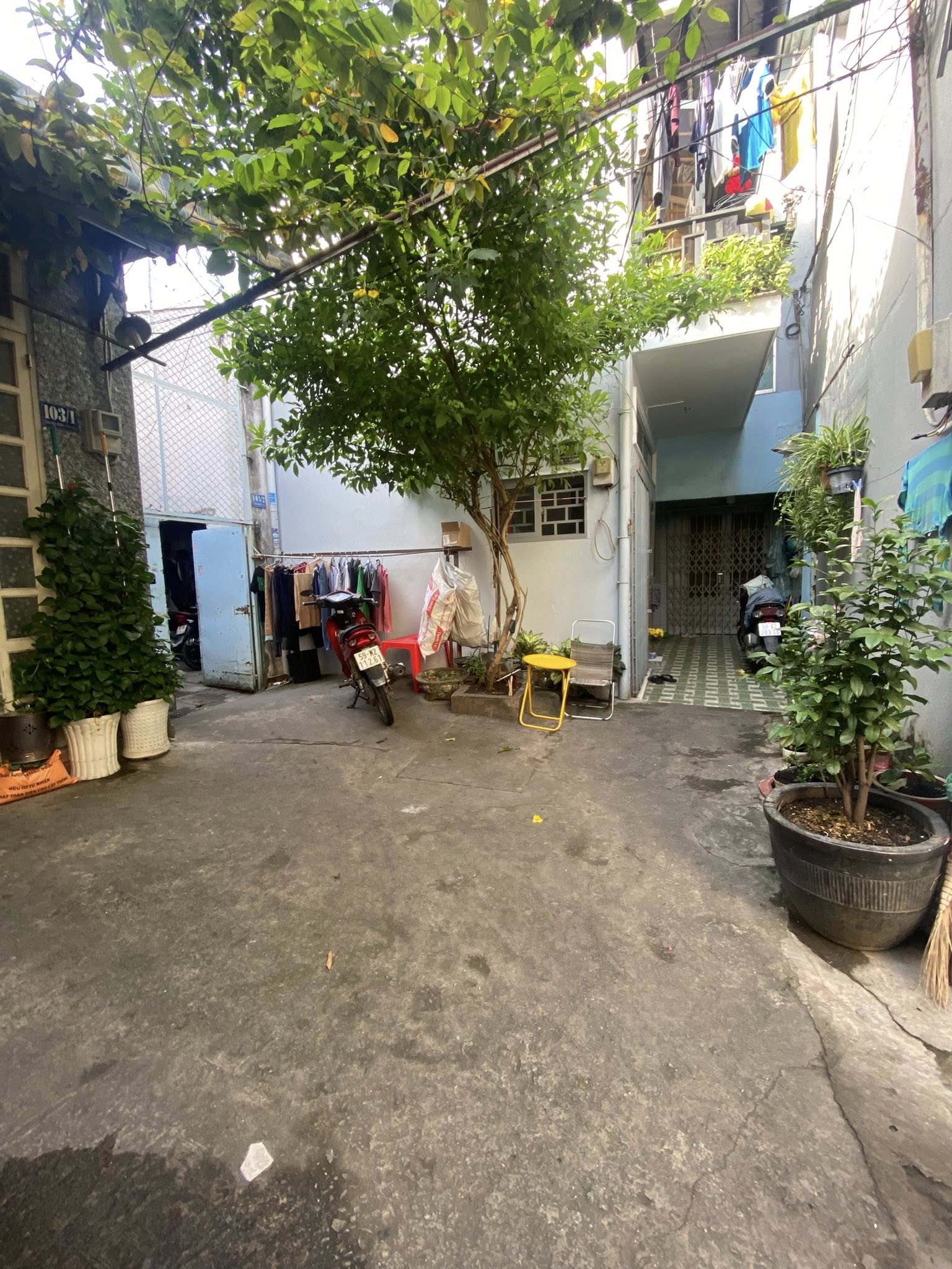 Nhà ngon Quận 6 giá chỉ 2 tỷ - sân rộng, thoáng đãng