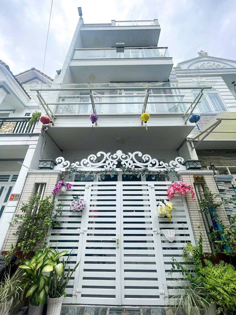 Bán nhà 1 trệt 2 lầu, 4 phòng ngủ, hẻm ô tô, 63.9m2, thành phố Cần Thơ