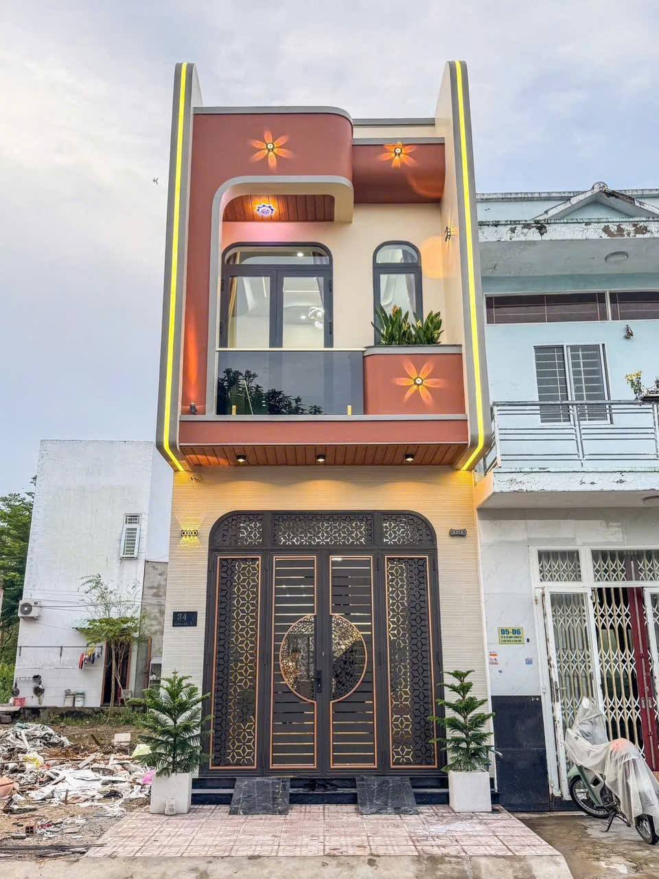 Siêu phẩm nhà lầu full nội thất mới tinh, sẵn sàng đón chủ mới tại khu tái định cư Tiểu Dự án Nhi Đồng