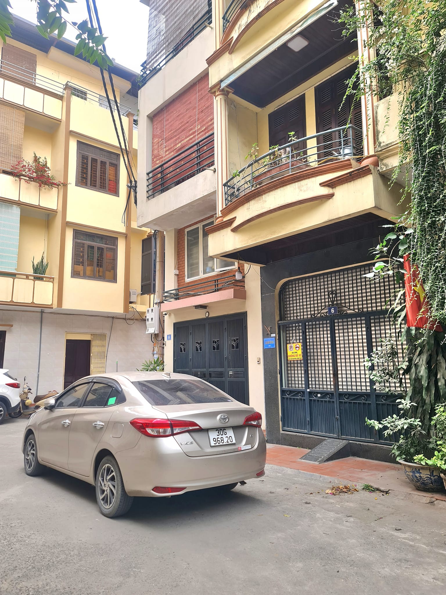 Chính chủ gửi bán lô đất kèm nhà 3 tầng tại khu vực Xa La, huyện Thanh Trì, thành phố Hà Nội