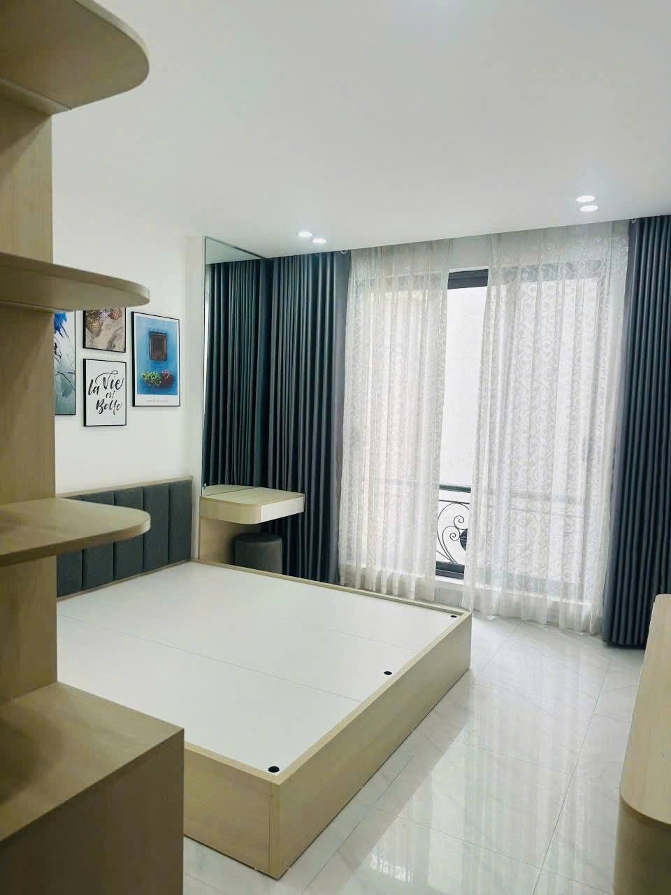 Nhà 5 tầng Phan Đình Giót, xây mới, full nội thất, gần ô tô, giá hời 7,25 tỷ