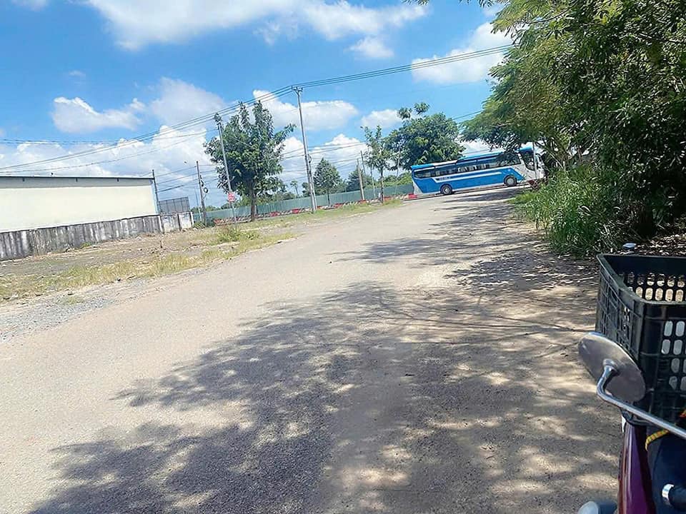 Bán cặp nhà mới tinh 3 ngủ, sân xe hơi, gần biển Long Hải