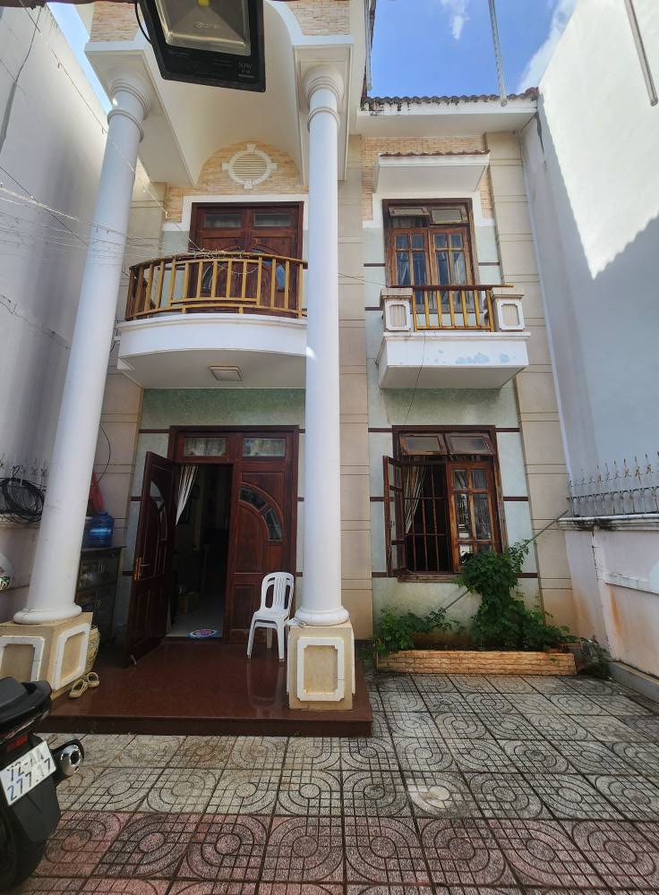 Chào mừng quý khách đến với cơ hội sở hữu một căn biệt thự tuyệt đẹp tọa lạc tại tuyến đường Nguyễn Hữu Cảnh