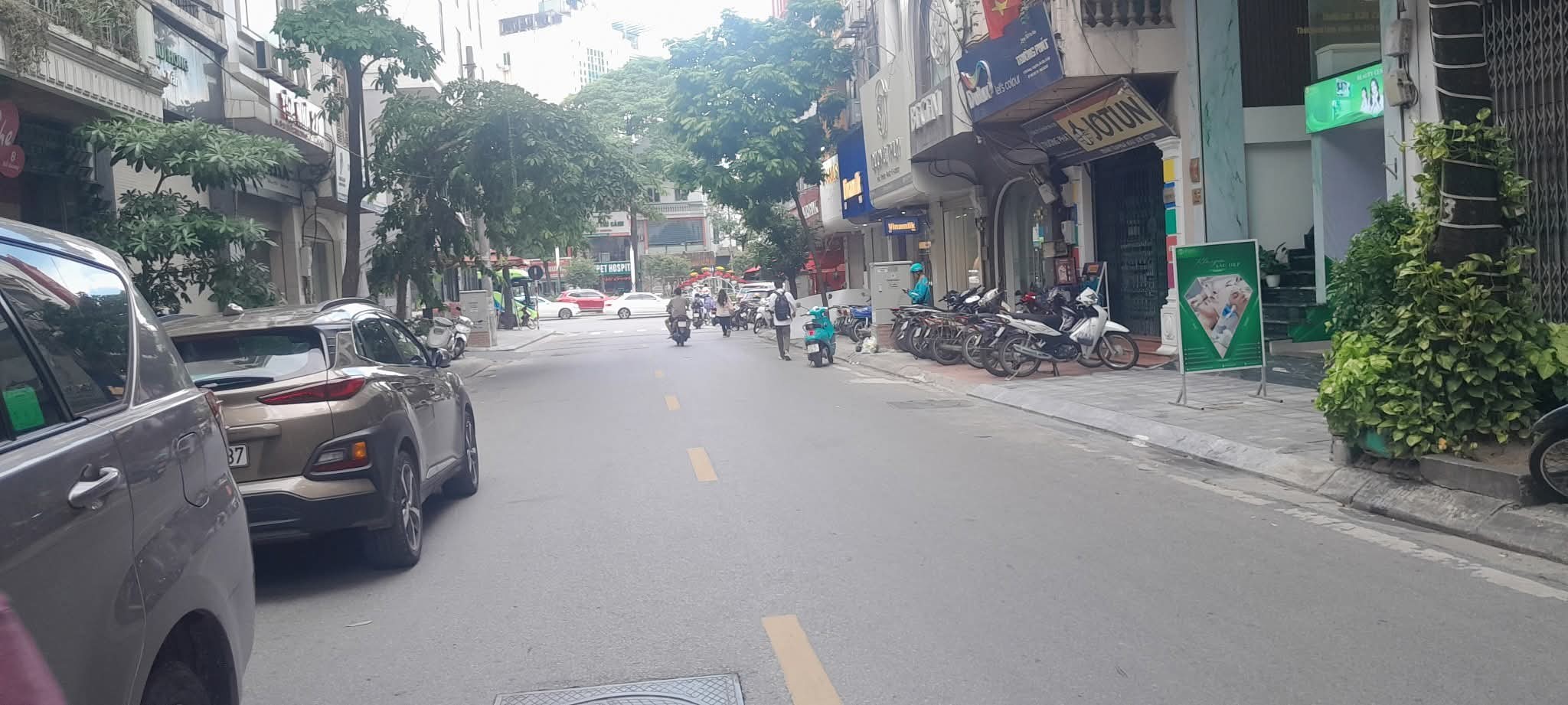 Nhà phố Thọ Tháp, Cầu Giấy: Kinh doanh đỉnh, ô tô đỗ cửa, chủ thiện chí