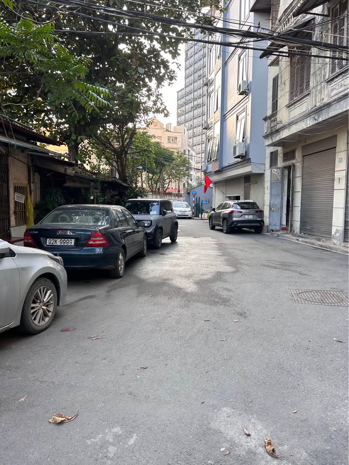 Nhà 5 tầng phân lô quân đội, ô tô đỗ cửa tại Ngõ 689 Lạc Long Quân