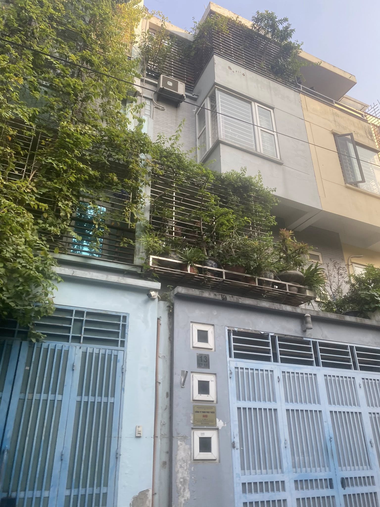 Siêu phẩm nhà phố tọa lạc ngay cạnh chung cư Hyundai, sở hữu diện tích 40m² với thiết kế hiện đại, 3 tầng thang máy