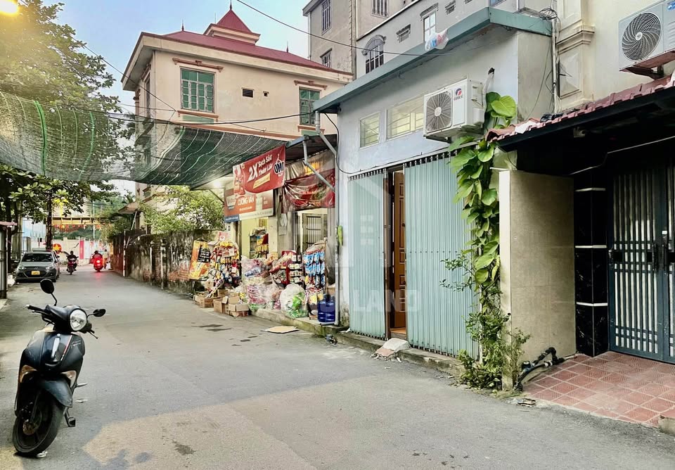 Nhà đẹp 47m² Phú Diễn, ô tô tránh, gần hồ, sổ đỏ chính chủ