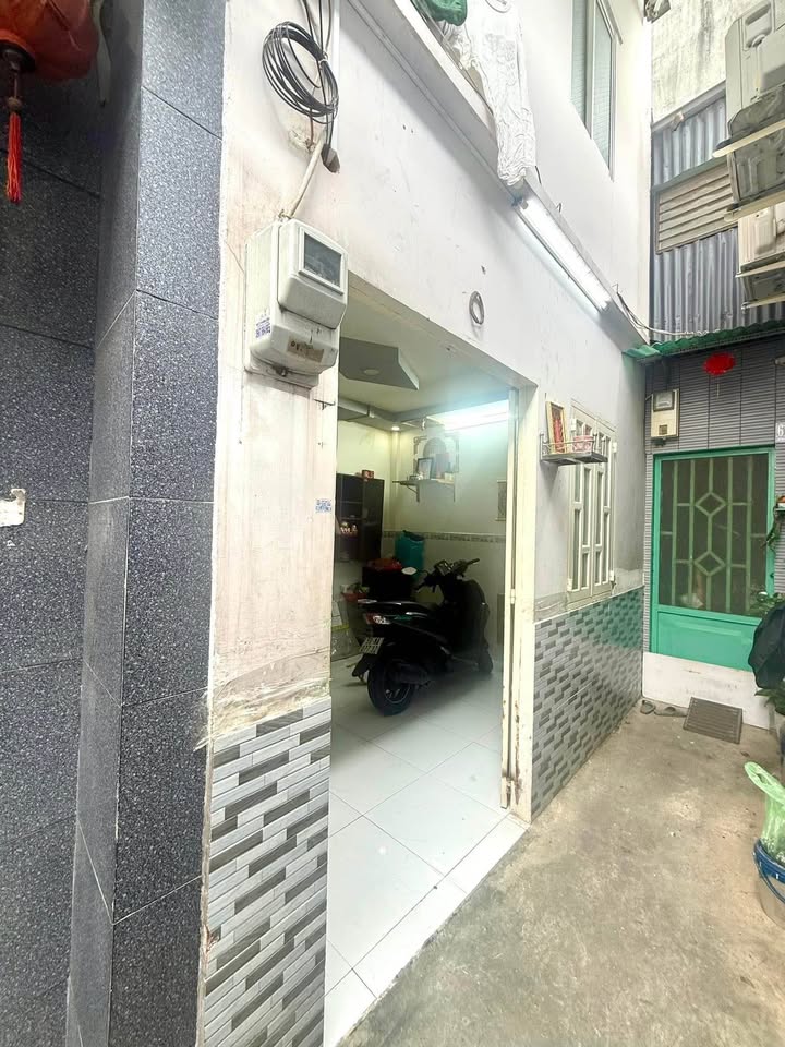 Nhà 1 trệt 1 lầu 2 ngủ, hẻm thông thoáng, Quận 8 - 2.38 tỷ