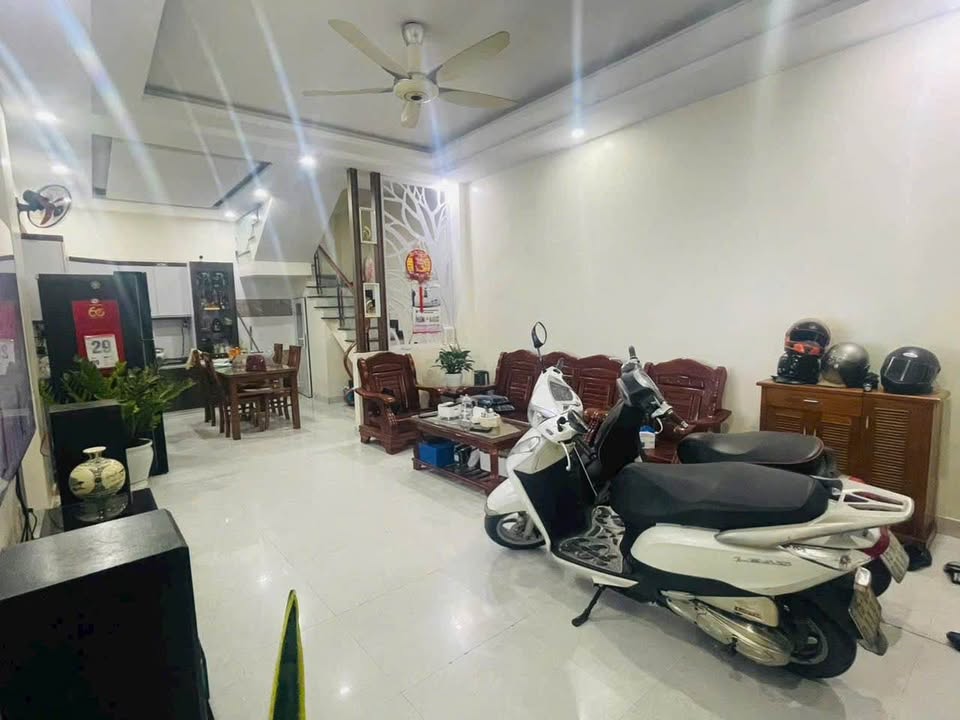 Nhà 4 tầng Đằng Hải, 48m2, 4 phòng ngủ khép kín, ô tô đỗ cửa