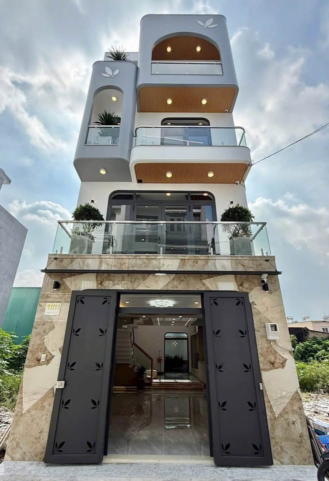 Nhà sổ riêng, có diện tích ngang 5m, dài 17m