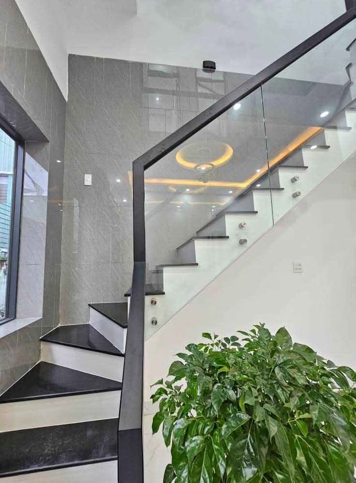 Bán nhà 3 tầng full nội thất, hẻm Võ Mười, Quy Nhơn - 2 tỷ