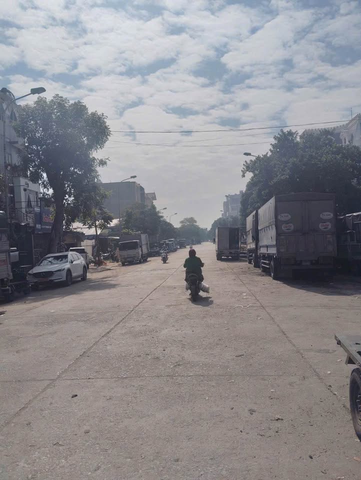 Biệt thự mặt phố Phạm Hùng, kinh doanh sầm uất, diện tích khủng 463,5m2