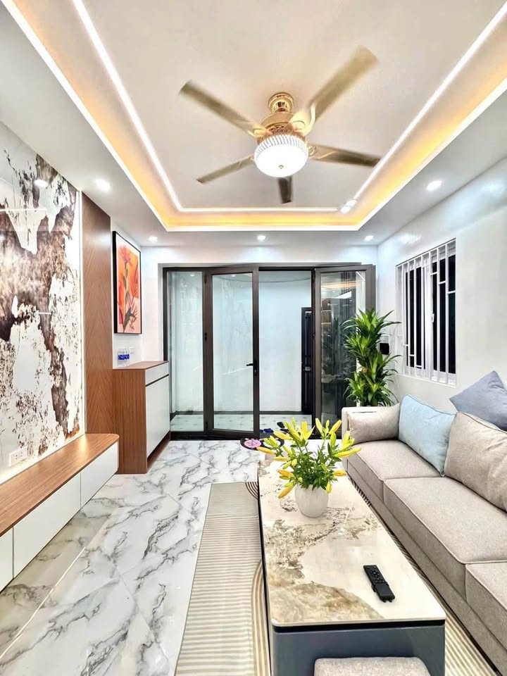 Nhà xinh 4 tầng full đồ, 12 củ/tháng, Hoàng Mai - Chốt ngay