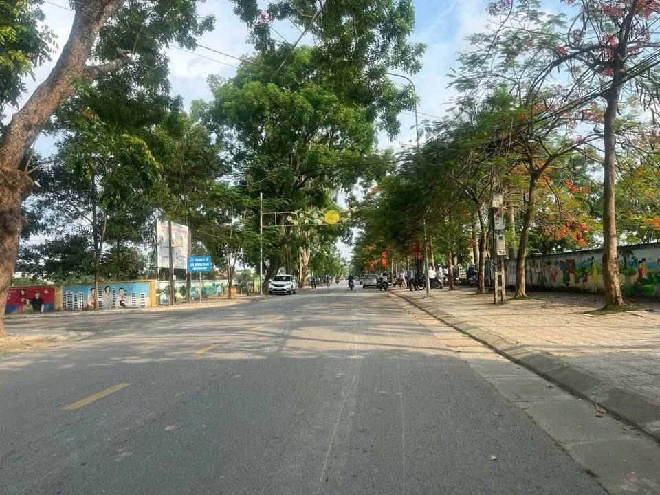 Choáng ngợp, trang trại 8000m2 mặt tiền 80m, sổ hồng 50 năm, giá chỉ 9,3 tỷ Thanh Hóa