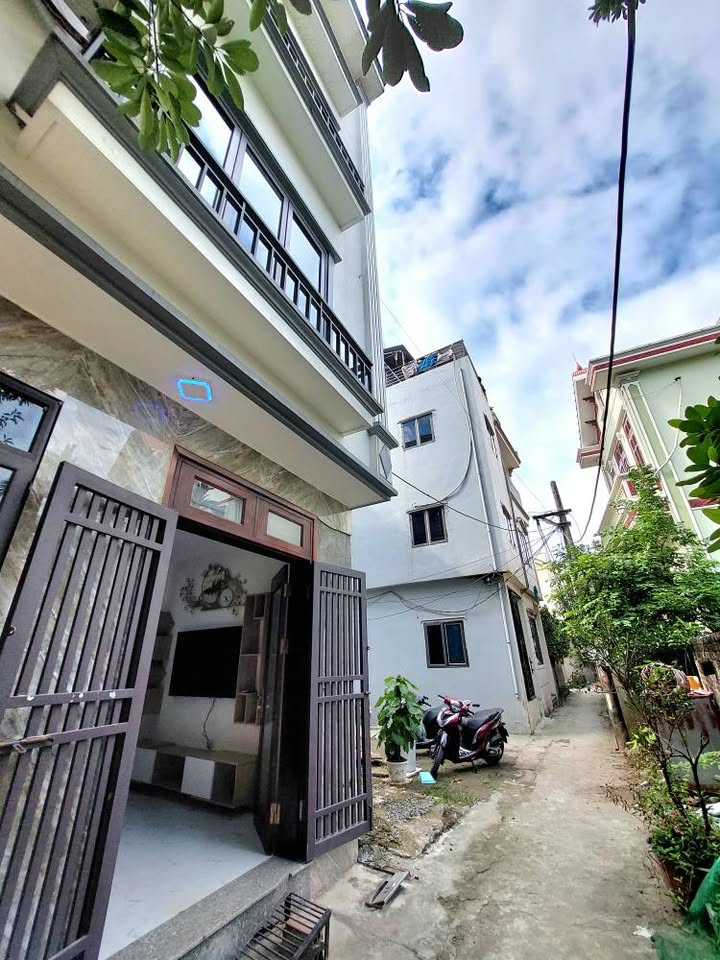 Nhà 4 tầng đẹp, đủ nội thất, gần khu đô thị Hinode - Kim Chung, Hoài Đức