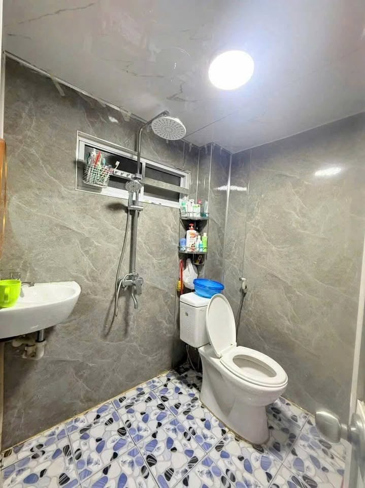 Nhà kiệt An Dương Vương, Huế 2 phòng ngủ, gác lửng, sân rộng, giá siêu yêu